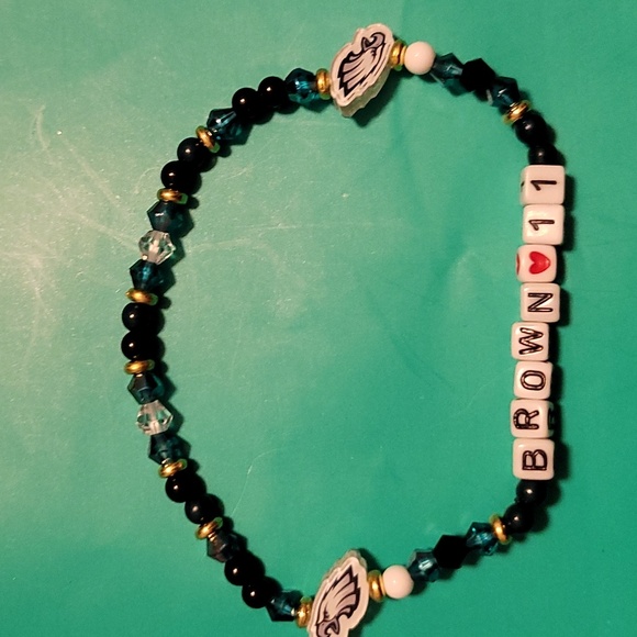 Philadelphia Eagles NFL FOCO Friendship Bracelet Set Hurts, Brown, Smith - Picture 4 of 5